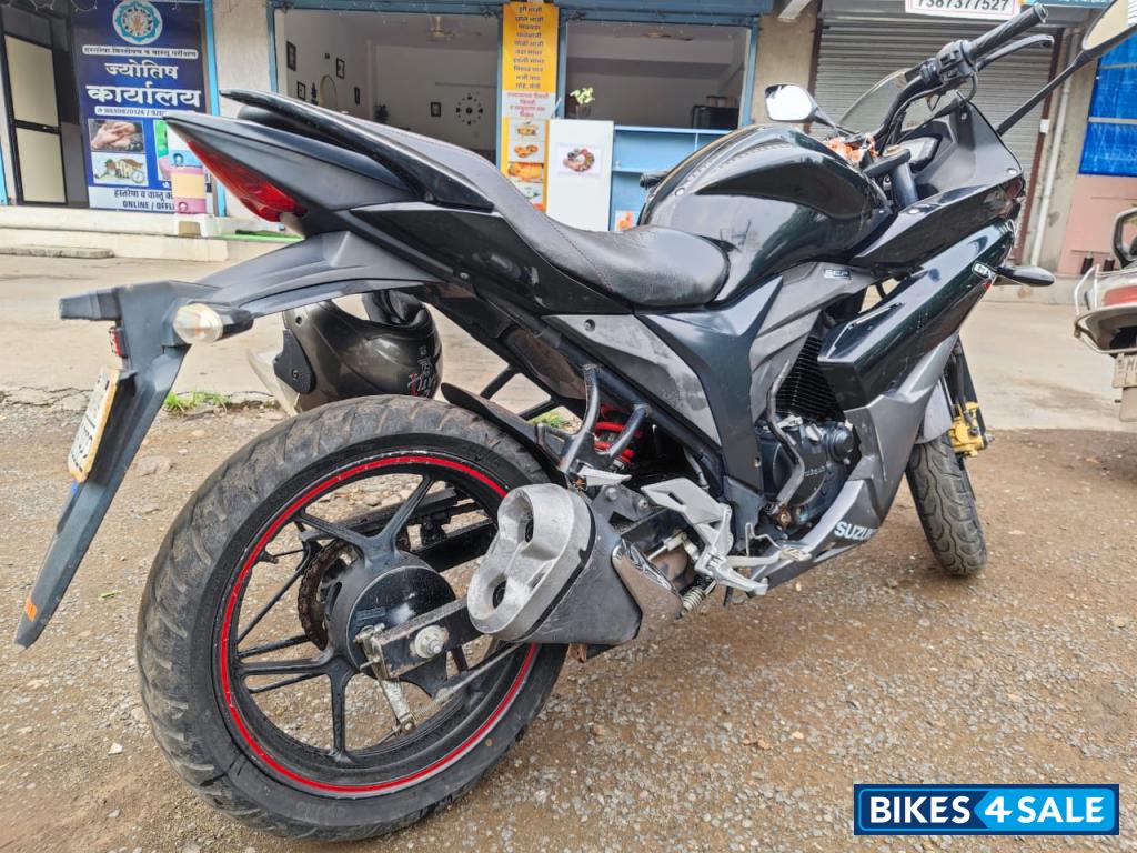 Suzuki Gixxer SF