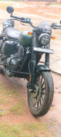 Hunter Green Yezdi Roadster Dark