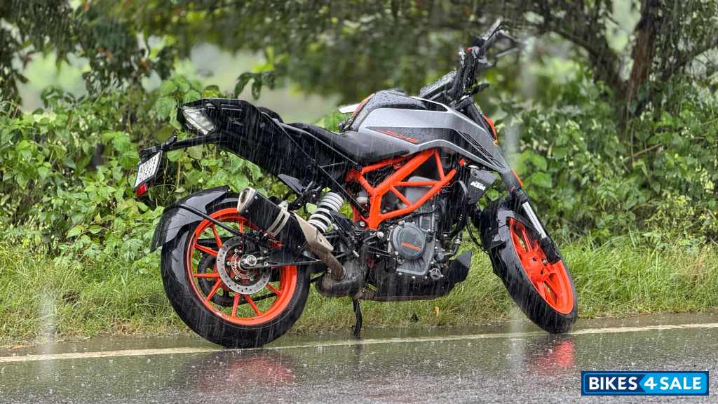KTM Duke 390 BS6