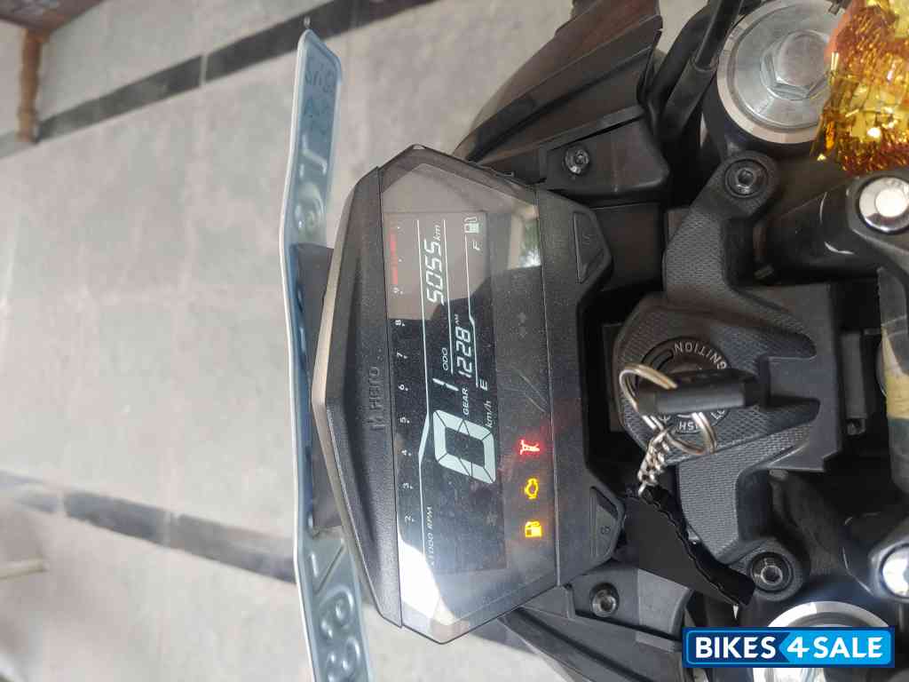 Black Hero Xtreme 125R