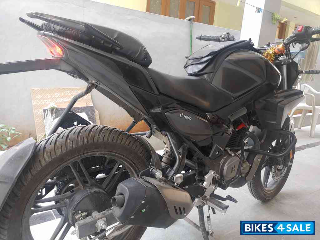 Black Hero Xtreme 125R
