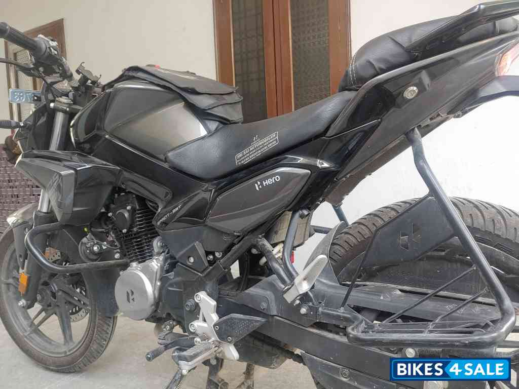 Black Hero Xtreme 125R