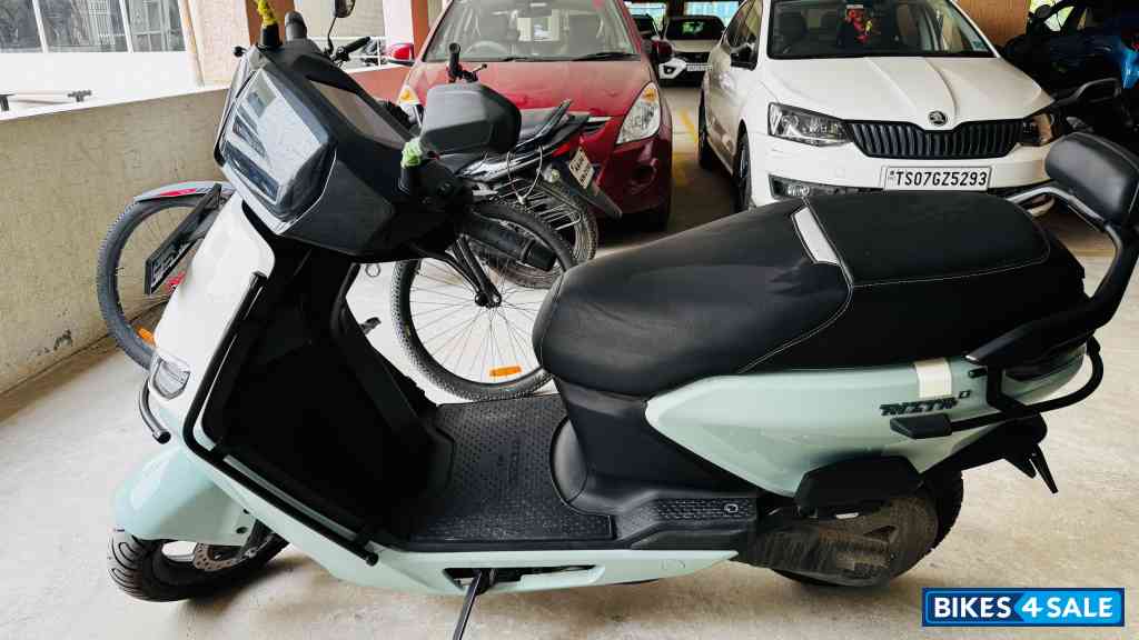 Sold - White And Green - Duel  Ather Rizta Z