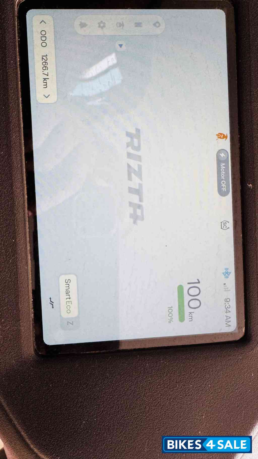 Sold - White And Green - Duel  Ather Rizta Z