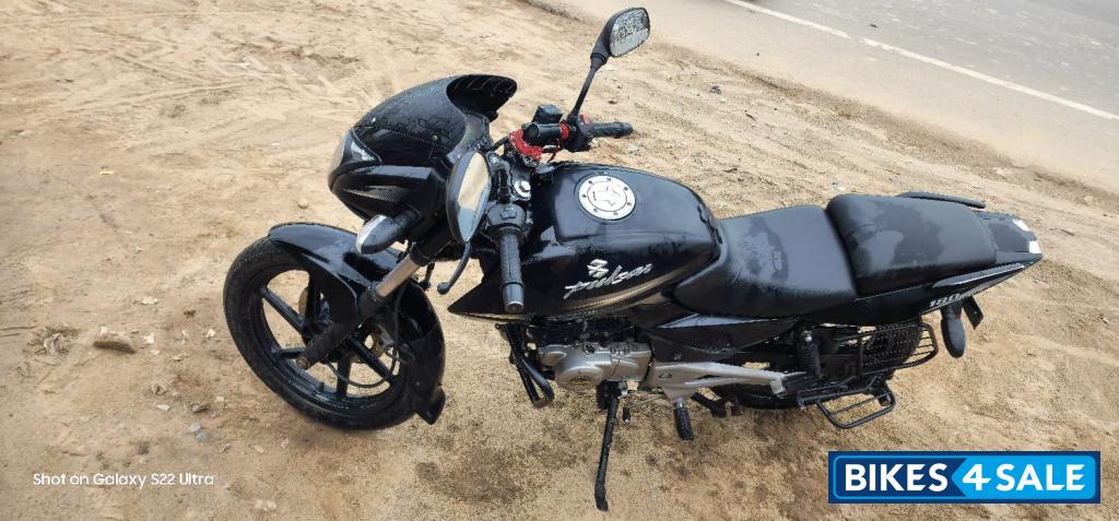Black Bajaj Pulsar 180 DTSi