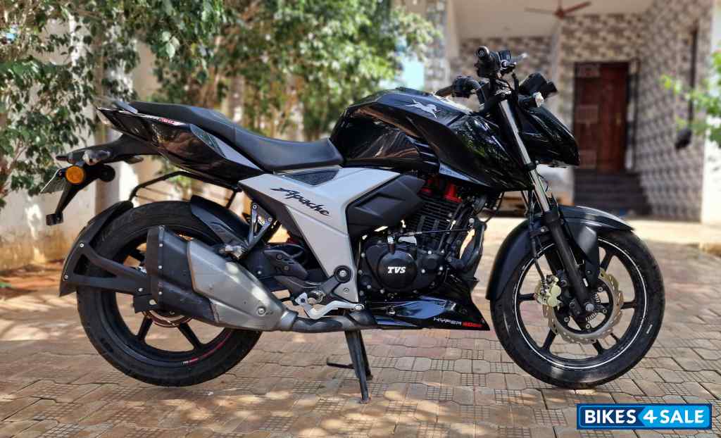 TVS Apache RTR 160 4V BS6