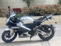 Silver Yamaha R15M