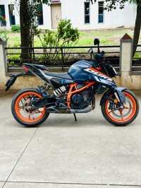 Blue Liquid Metal KTM Duke 390 2024