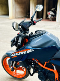 Blue Liquid Metal KTM Duke 390 2024