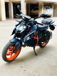 Blue Liquid Metal KTM Duke 390 2024