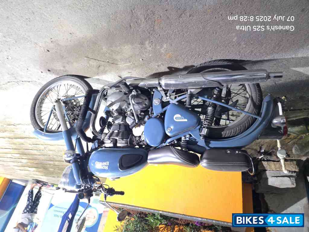 Royal Enfield Classic Squadron Blue