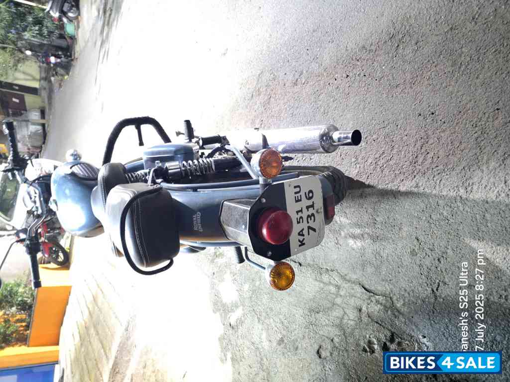 Royal Enfield Classic Squadron Blue