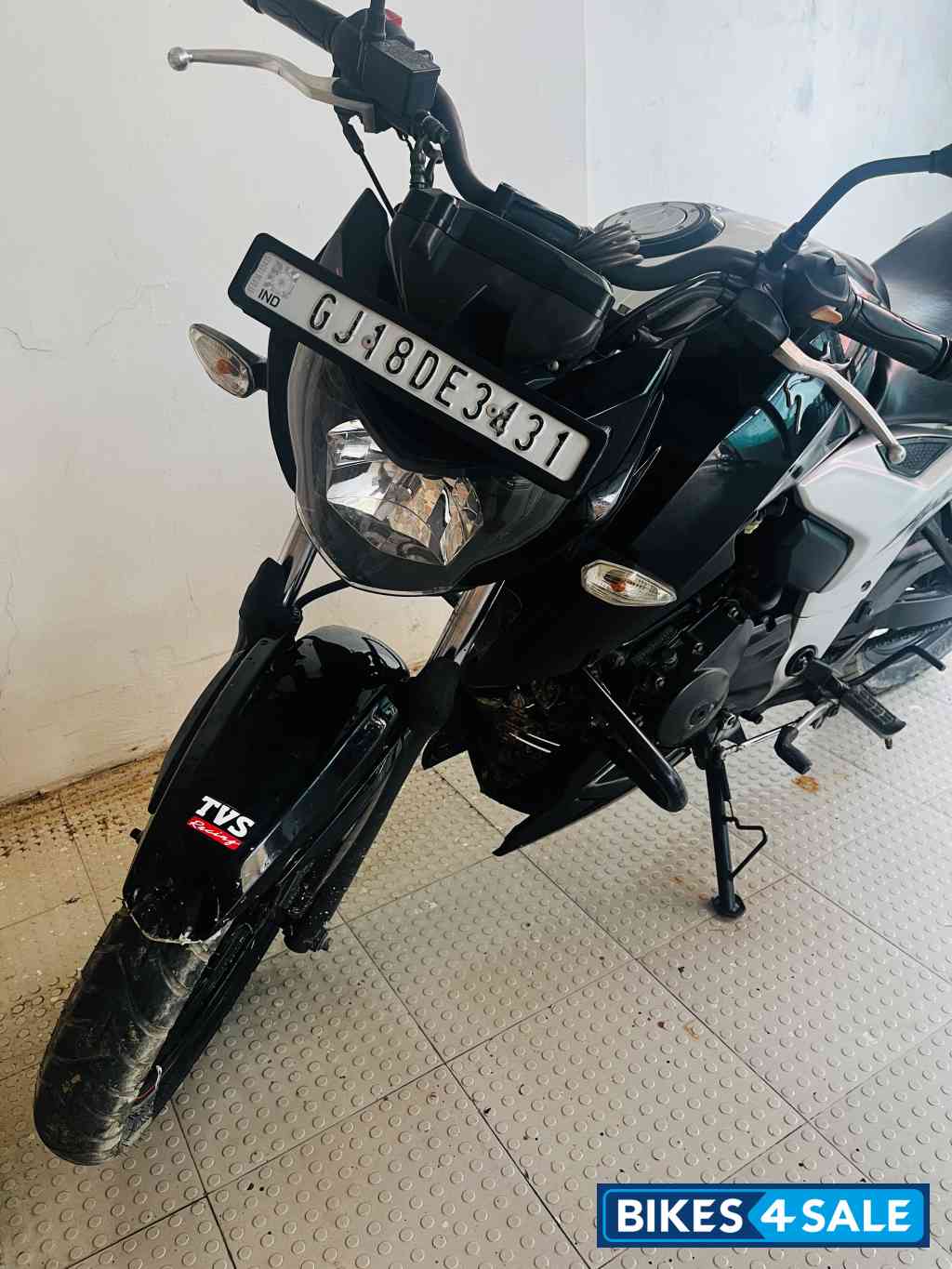 TVS Apache RTR 160 4V