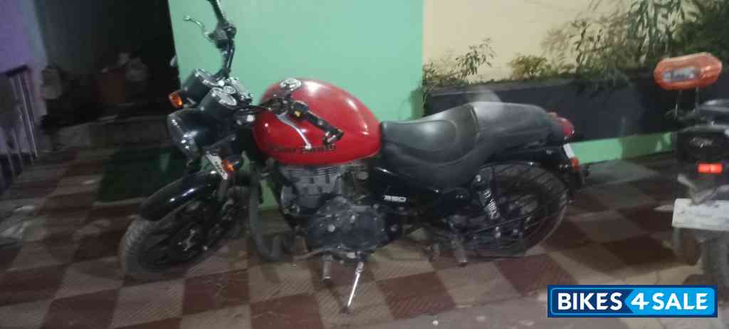 Red And Black Royal Enfield Thunderbird X 350