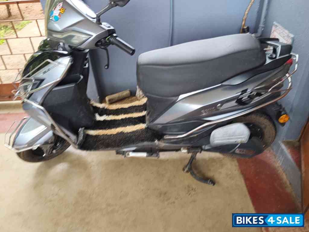 Zelio Eeva Lithium Ion