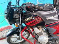 Black And Red Yamaha YBR 110