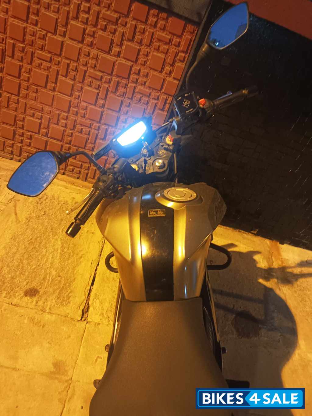 Tit Grey TVS Apache RTR 200 4V