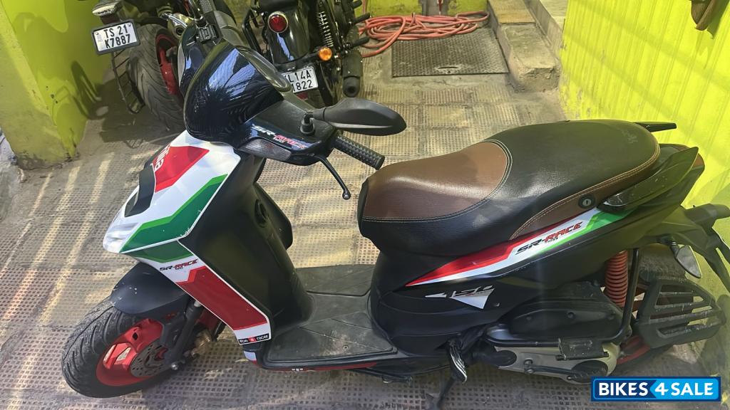 Aprilia SR 150 Race