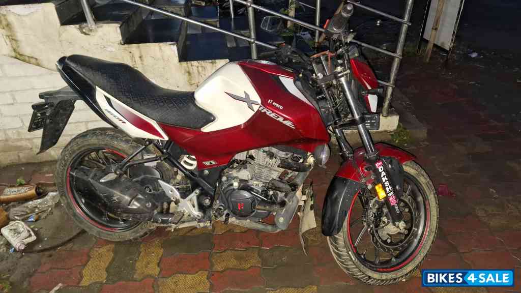 Red White Hero Xtreme 160R