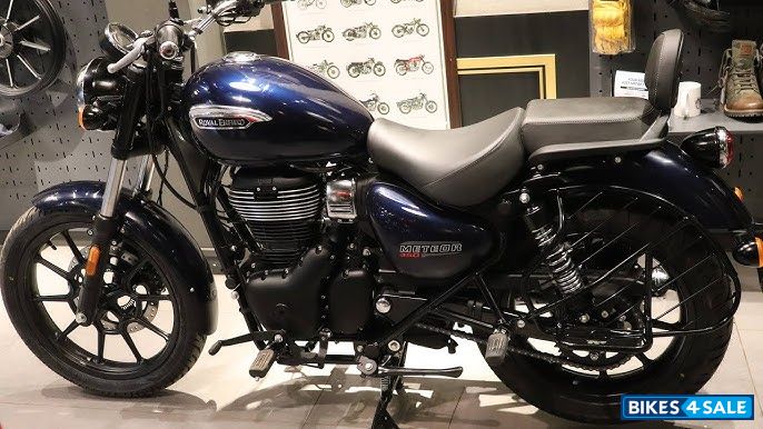 Stellar Blue Royal Enfield Meteor 350 Stellar