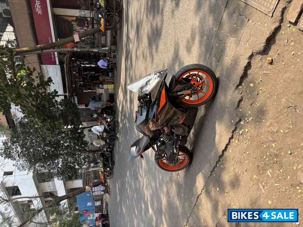 Black And Orange KTM RC 200