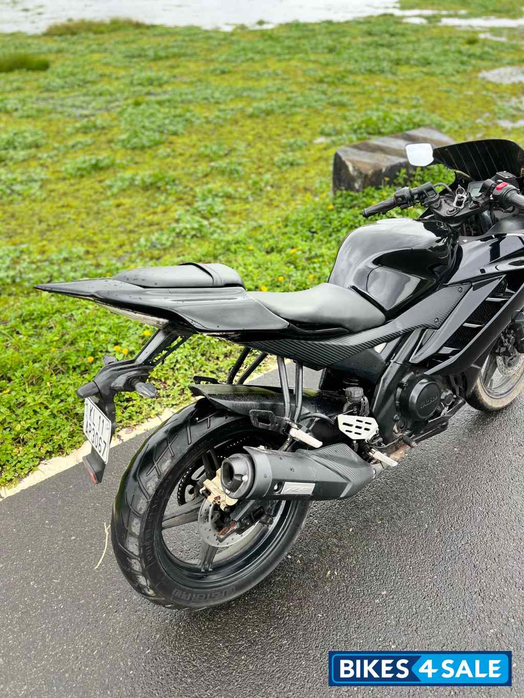 Yamaha YZF R15 V2