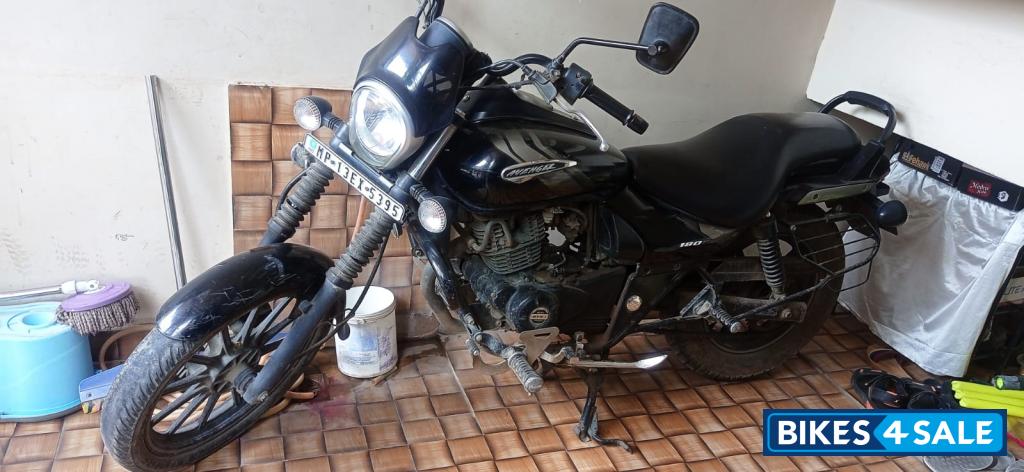 Bajaj Avenger Street 180