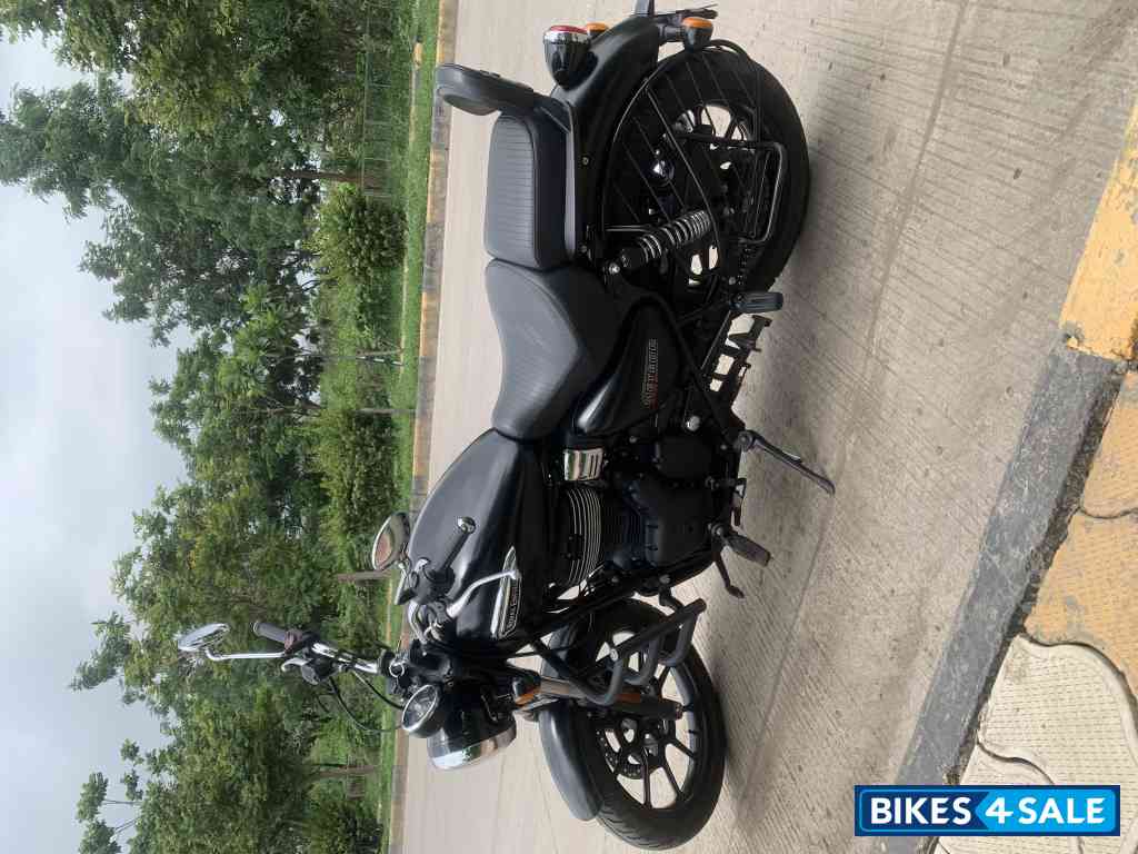 Stealer Black Royal Enfield Meteor 350 Stellar