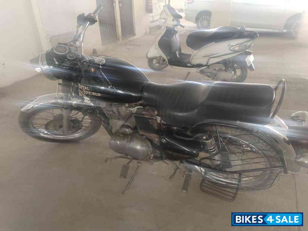Black Royal Enfield Bullet Electra