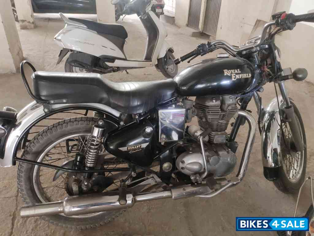 Black Royal Enfield Bullet Electra