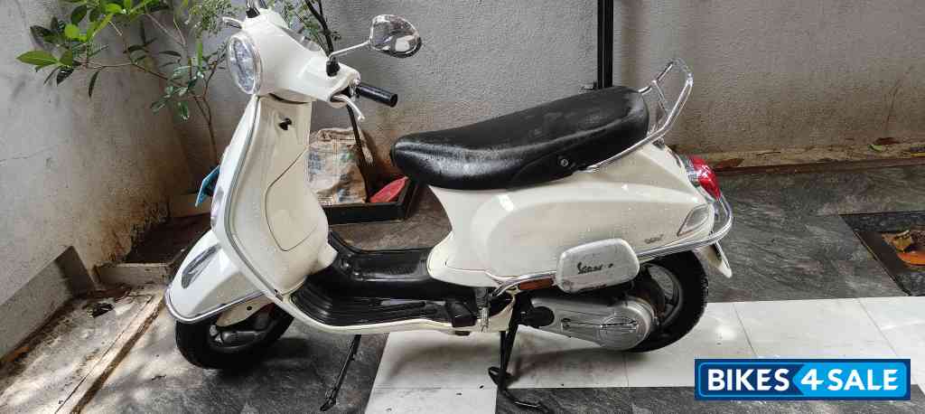 Vespa VXL 125 BS6 Vespa VXL 125 BS6