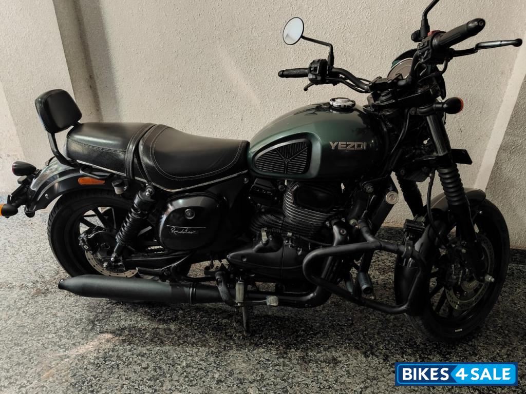 Hunter Green Yezdi Roadster Dark