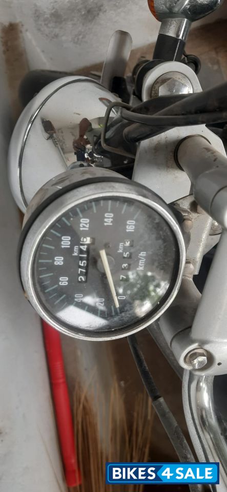 Black Bajaj Avenger 220 DTS-i Black Bajaj Avenger 220 DTS-i