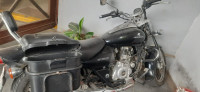 Black Bajaj Avenger 220 DTS-i