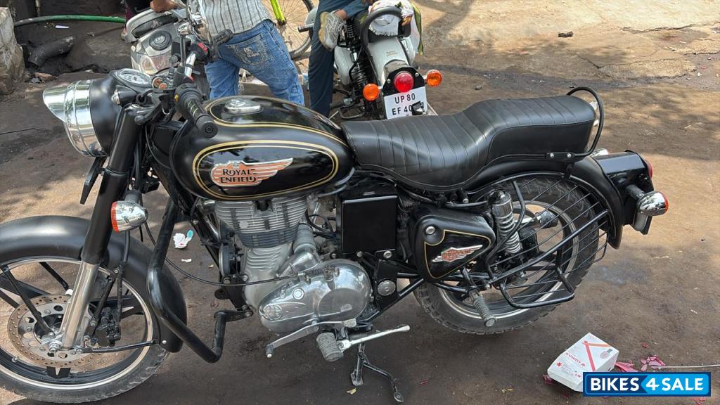 Black Royal Enfield Classic 350