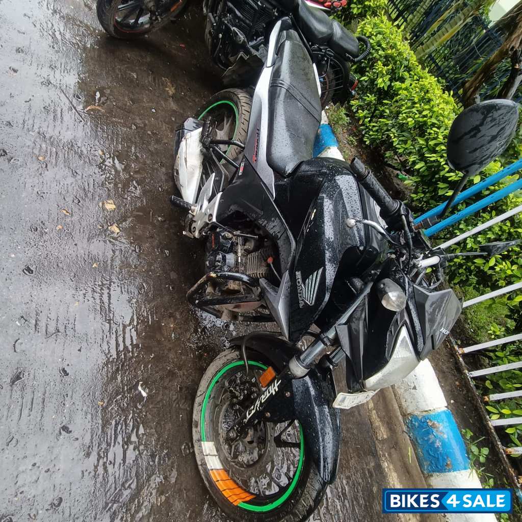 Honda CB Hornet 160R