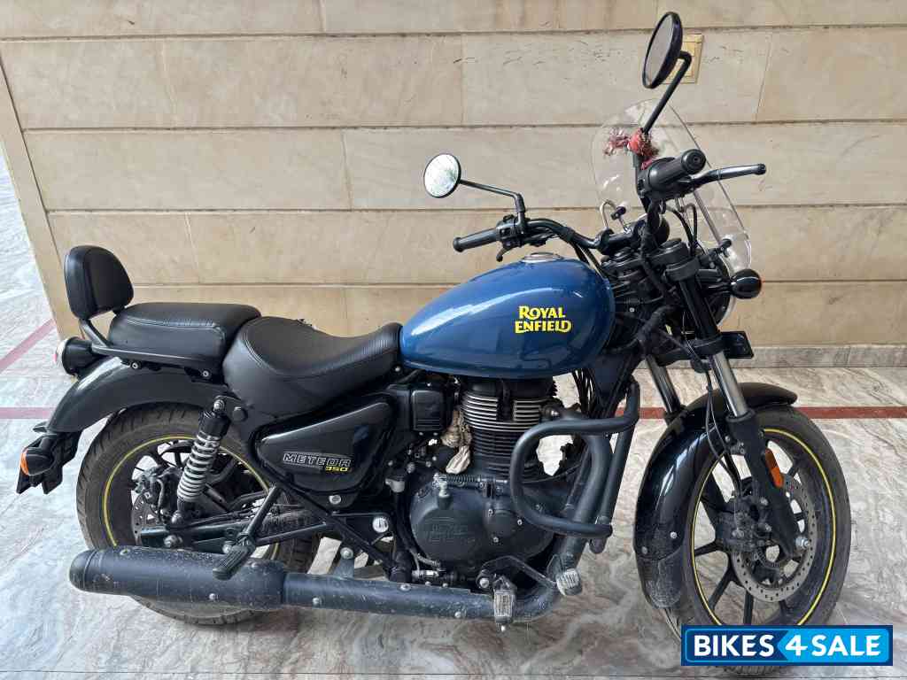 Blue Royal Enfield Meteor 350 Fireball
