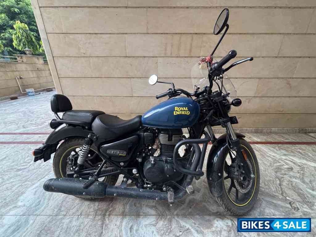 Blue Royal Enfield Meteor 350 Fireball