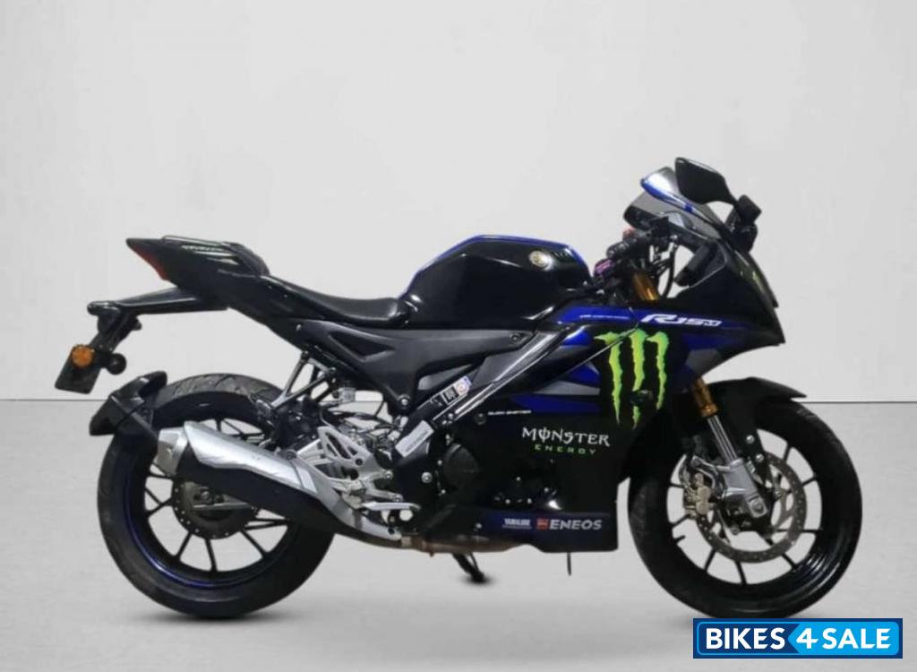Yamaha R15M Monster Energy MotoGP Edition