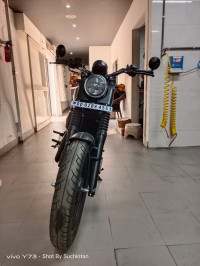 Yezdi Roadster Dark 2022 Model