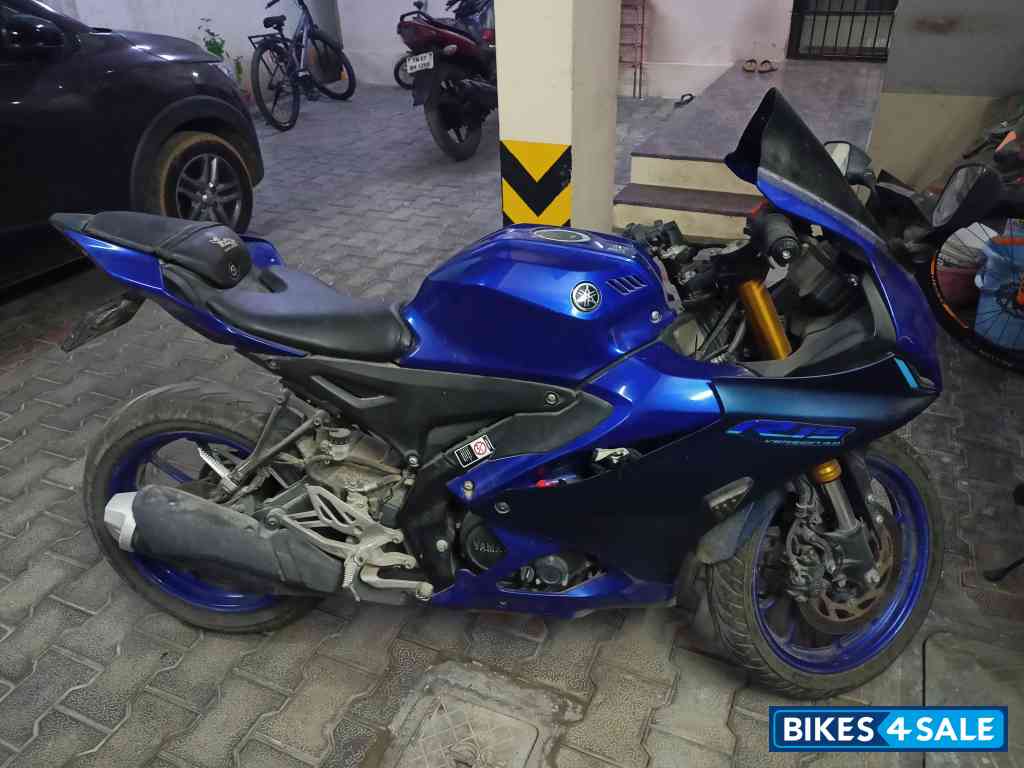 Yamaha R15 V4