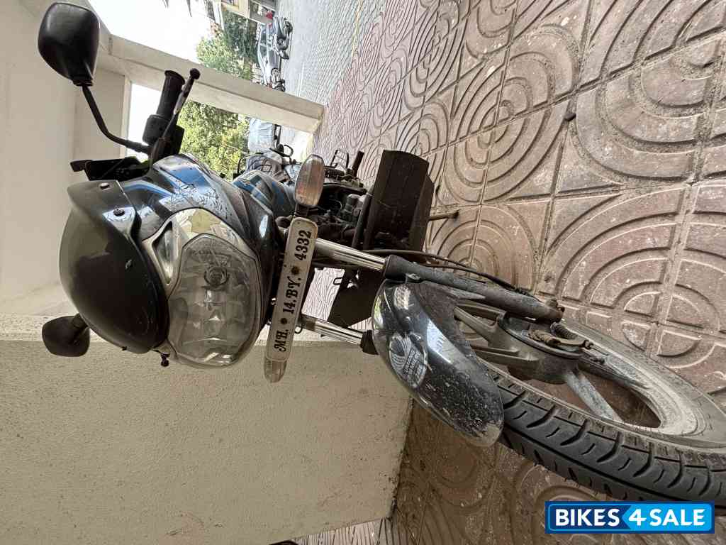 Blue Bajaj Discover 100