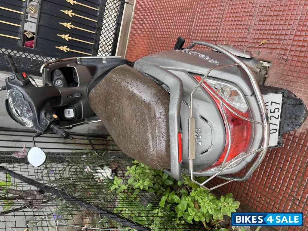 Gray TVS Jupiter 125 Gray TVS Jupiter 125