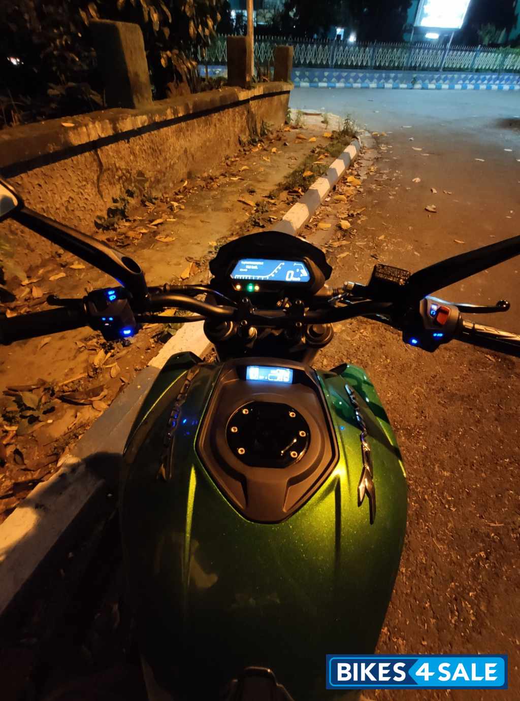 Aurora Green Bajaj Dominar 400 ABS BS6 Aurora Green Bajaj Dominar 400 ABS BS6