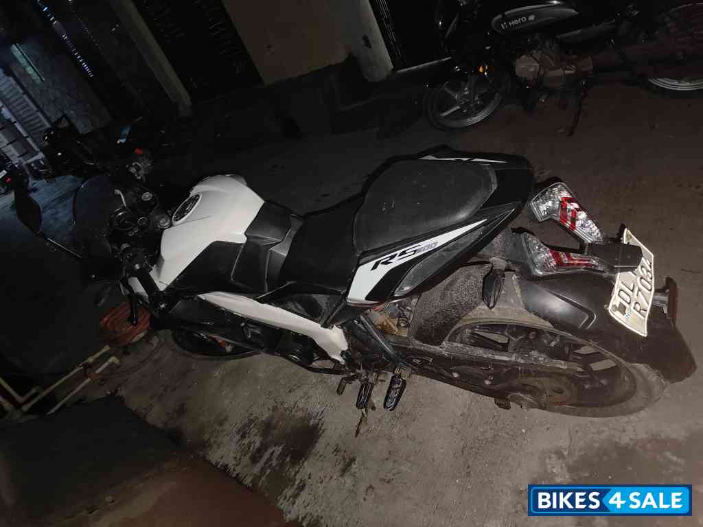 Bajaj Pulsar RS 200 BS6