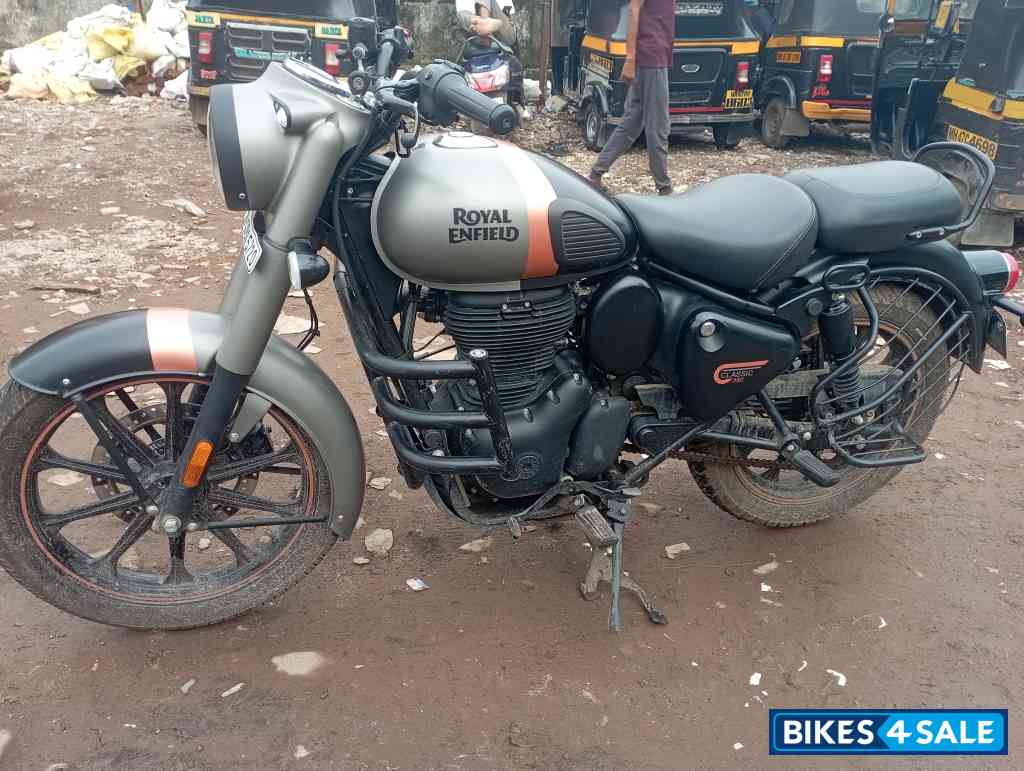 Gun Grey Royal Enfield Classic 350 Dual Channel BS6