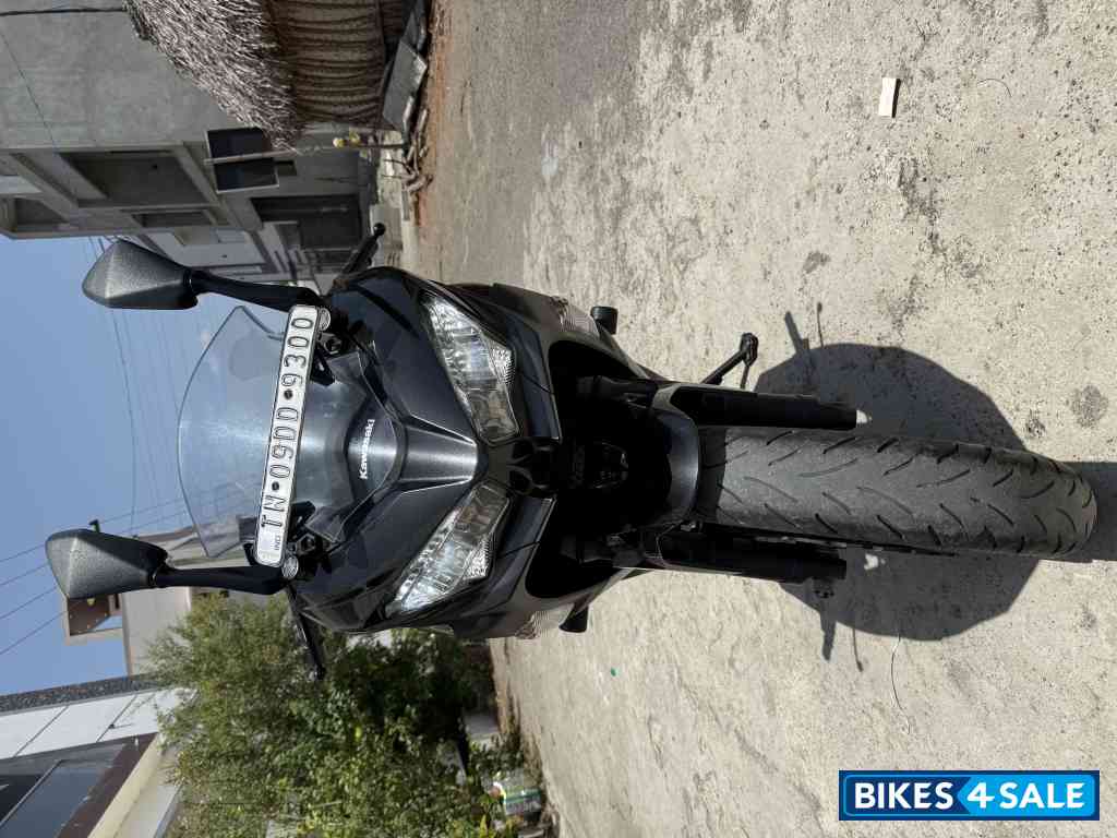 Black Kawasaki Ninja 400 BS6 2023