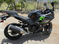 Black Kawasaki Ninja 400 BS6 2023