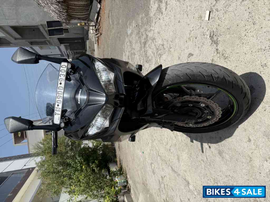 Black Kawasaki Ninja 400 BS6 2023