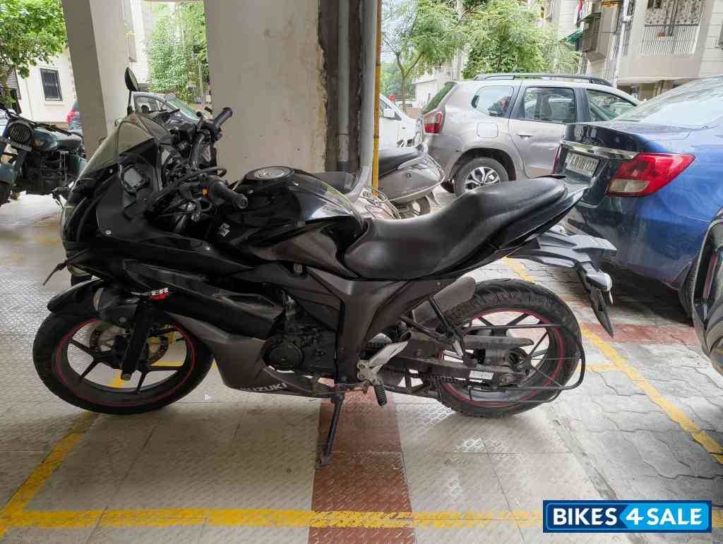 Suzuki Gixxer SF Fi